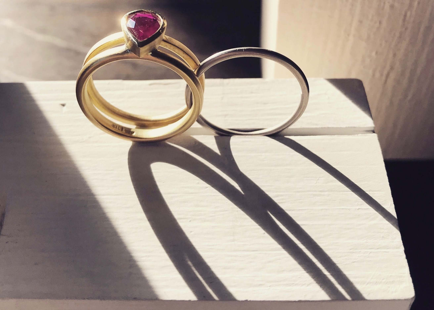 Sue Lane at Goldsmiths' Fair contemporary jewellery maker and designer.