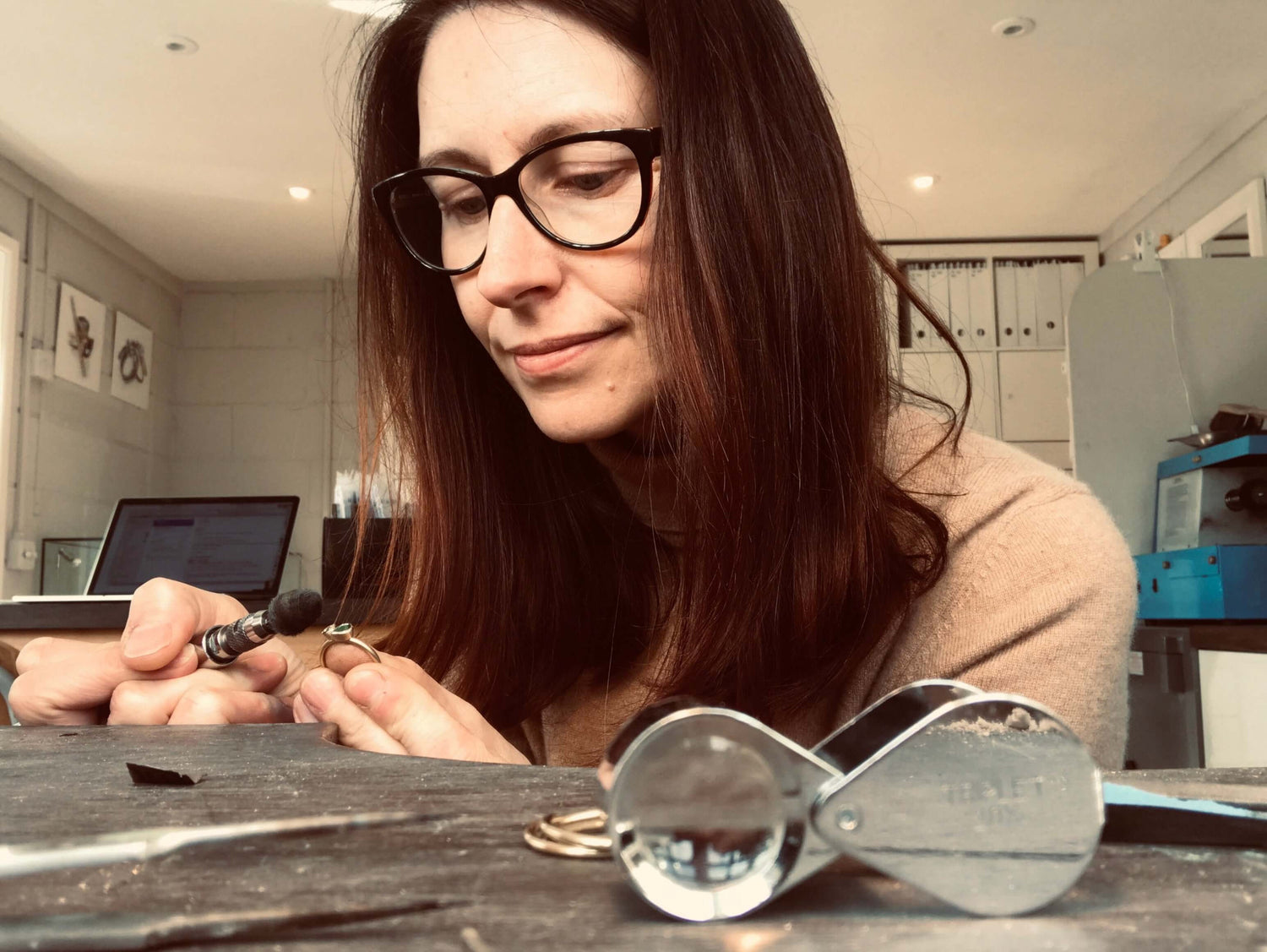 Sue Lane contemporary jewellery designer.