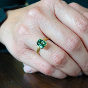 Bespoke contemporary handmade unique and beautiful green sapphire 18ct gold double band ring Sue Lane