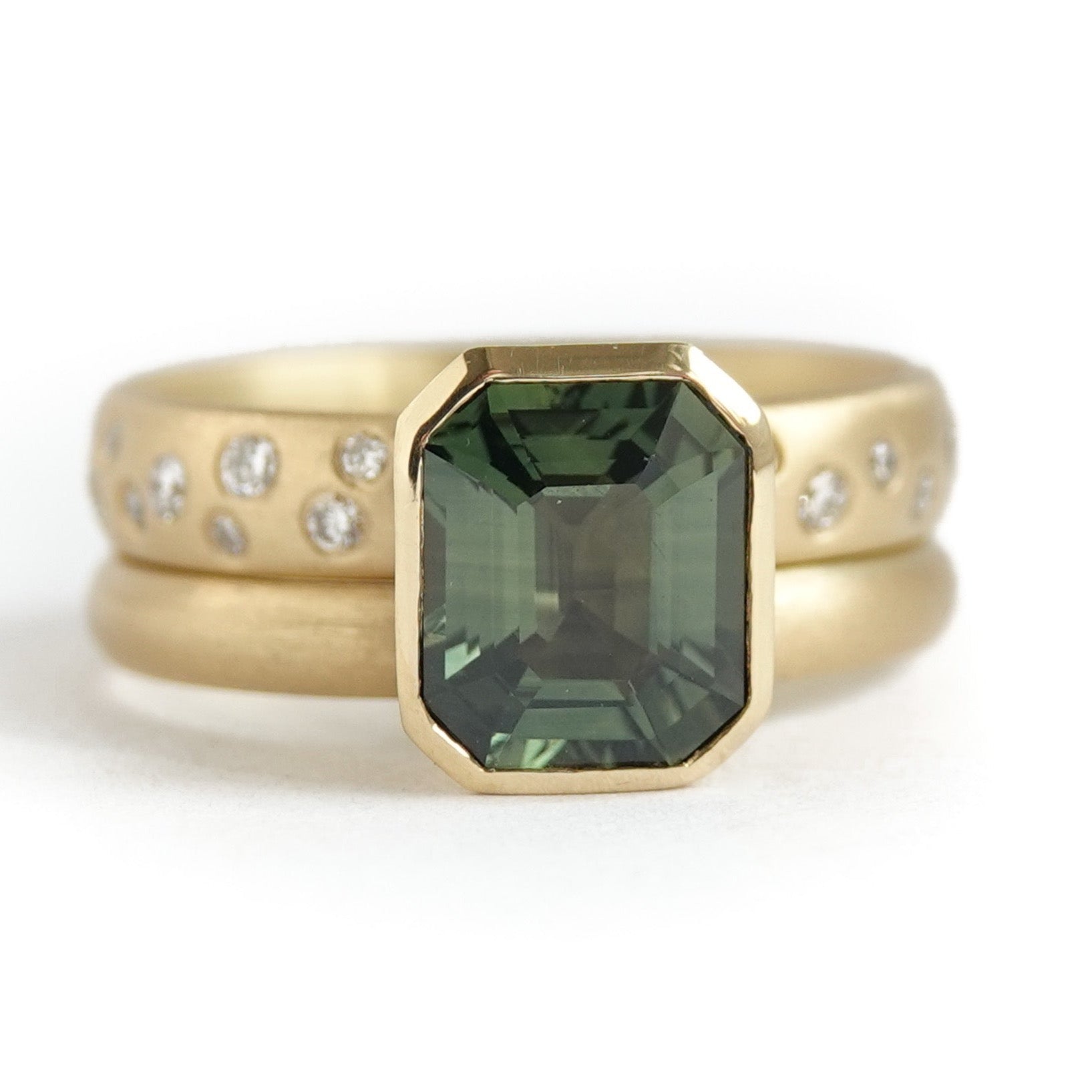 Bespoke contemporary handmade unique and beautiful green sapphire 18ct gold double band ring Sue Lane