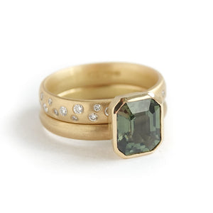 Bespoke contemporary handmade unique and beautiful green sapphire 18ct gold double band ring Sue Lane