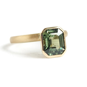Bespoke contemporary handmade unique and beautiful green sapphire 18ct gold double band ring Sue Lane