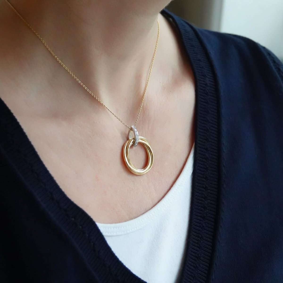 Contemporary Russian style 18ct gold and platinum necklace with diamonds