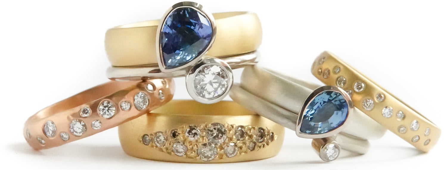 Minimalist and Modern Diamond Ring in White Gold | KLENOTA