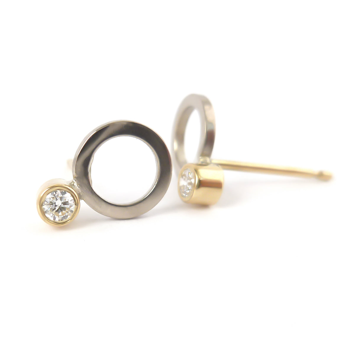 Contemporary bespoke white and yellow gold earrings, modern handmade by jeweller designer Sue Lane 