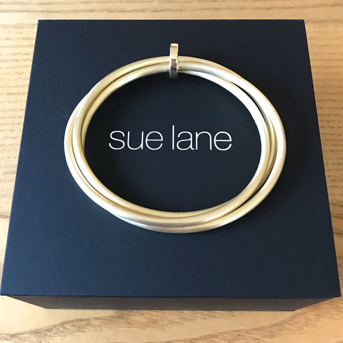 Solid gold bangle clearance 18ct