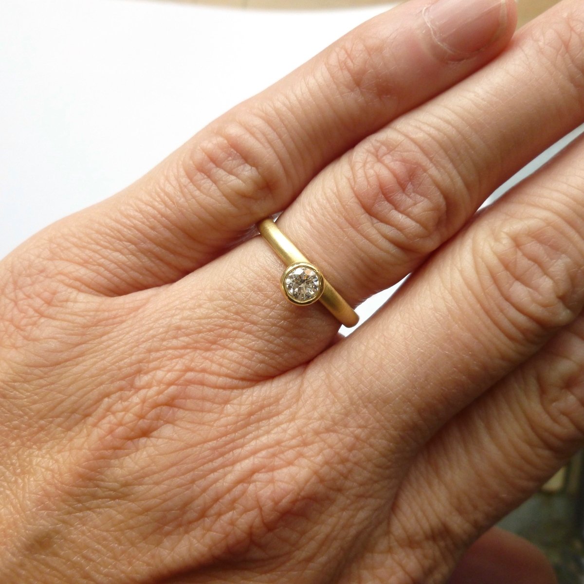 18ct gold and diamond ring
