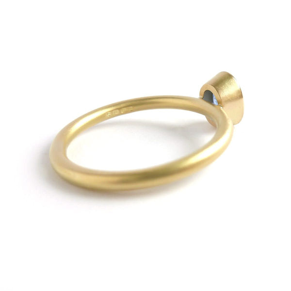 Contemporary bespoke 18ct 18k gold ring oval blue sapphire Sue Lane 