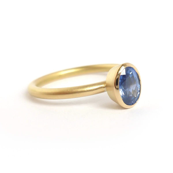 Contemporary bespoke 18ct 18k gold ring oval blue sapphire Sue Lane 