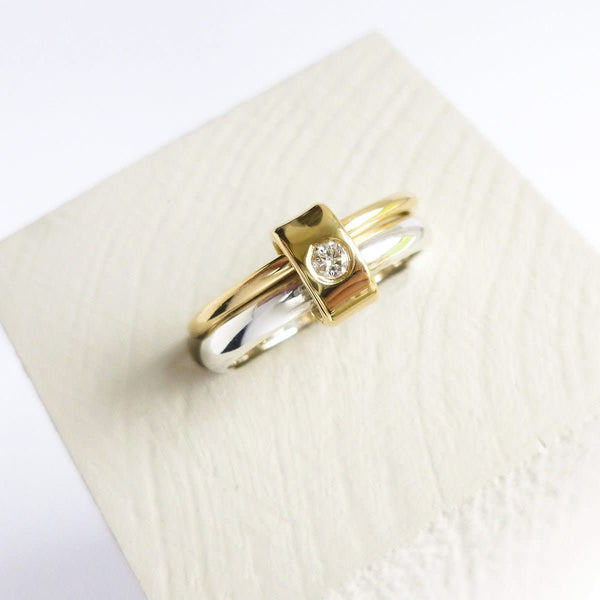Contemporary jewellery engagement ring. Remodelling commissioning.