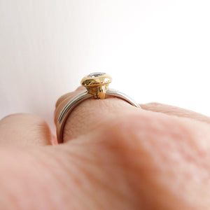 Contemporary jewellery engagement ring. Remodelling commissioning.