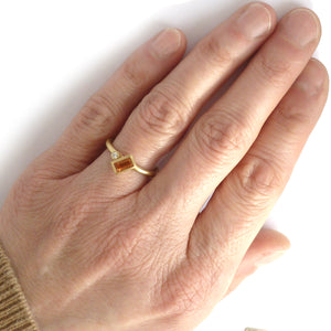 Contemporary jewellery, handmade, modern, bespoke gold and orange sapphire ring by Sue Lane