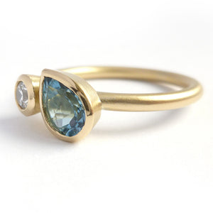 Contemporary, unique and modern aquamarine and diamond 18ct gold ring