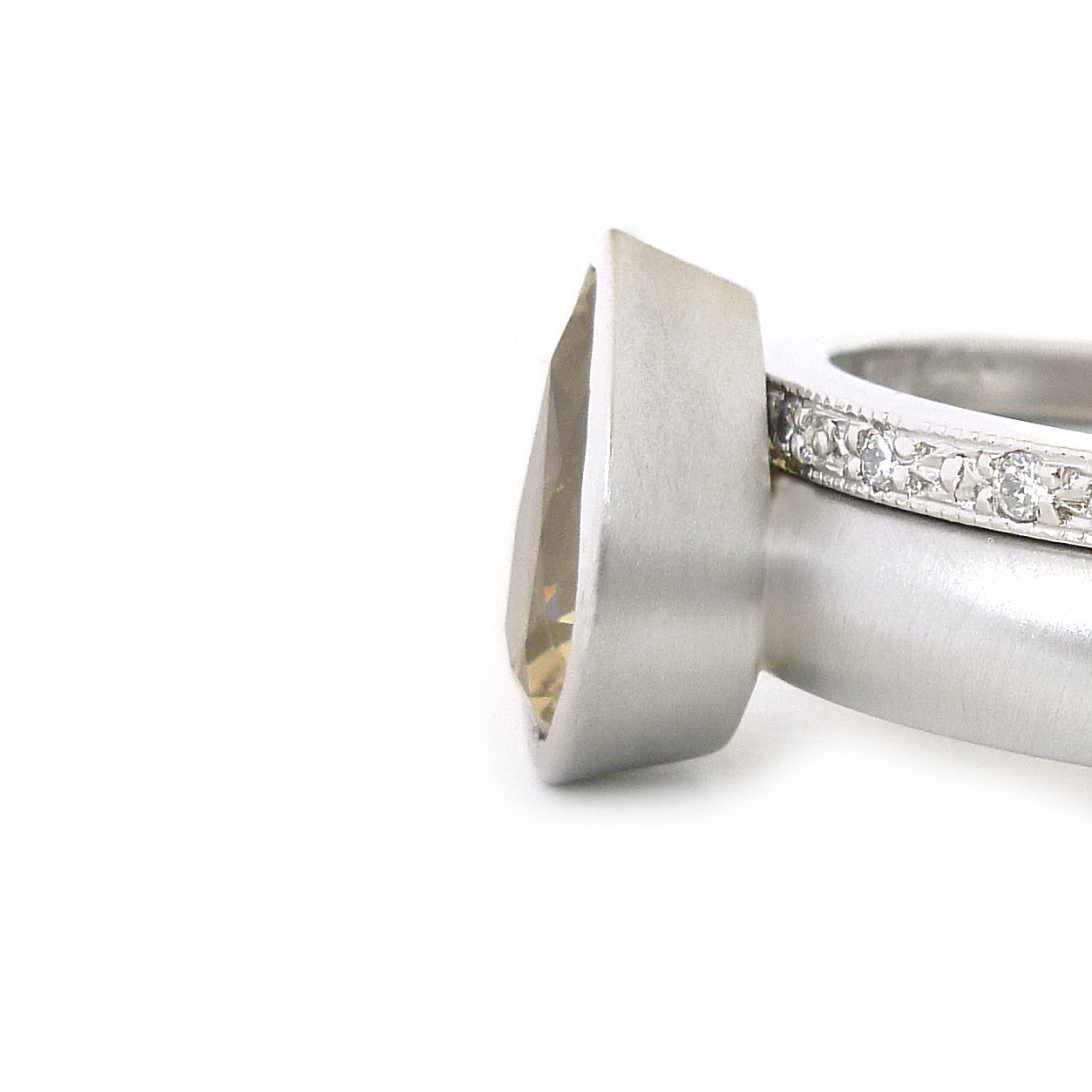 SOLD: Platinum, Green Sapphire and Diamond Ringset (OF35) - Sue Lane Contemporary Jewellery - 4