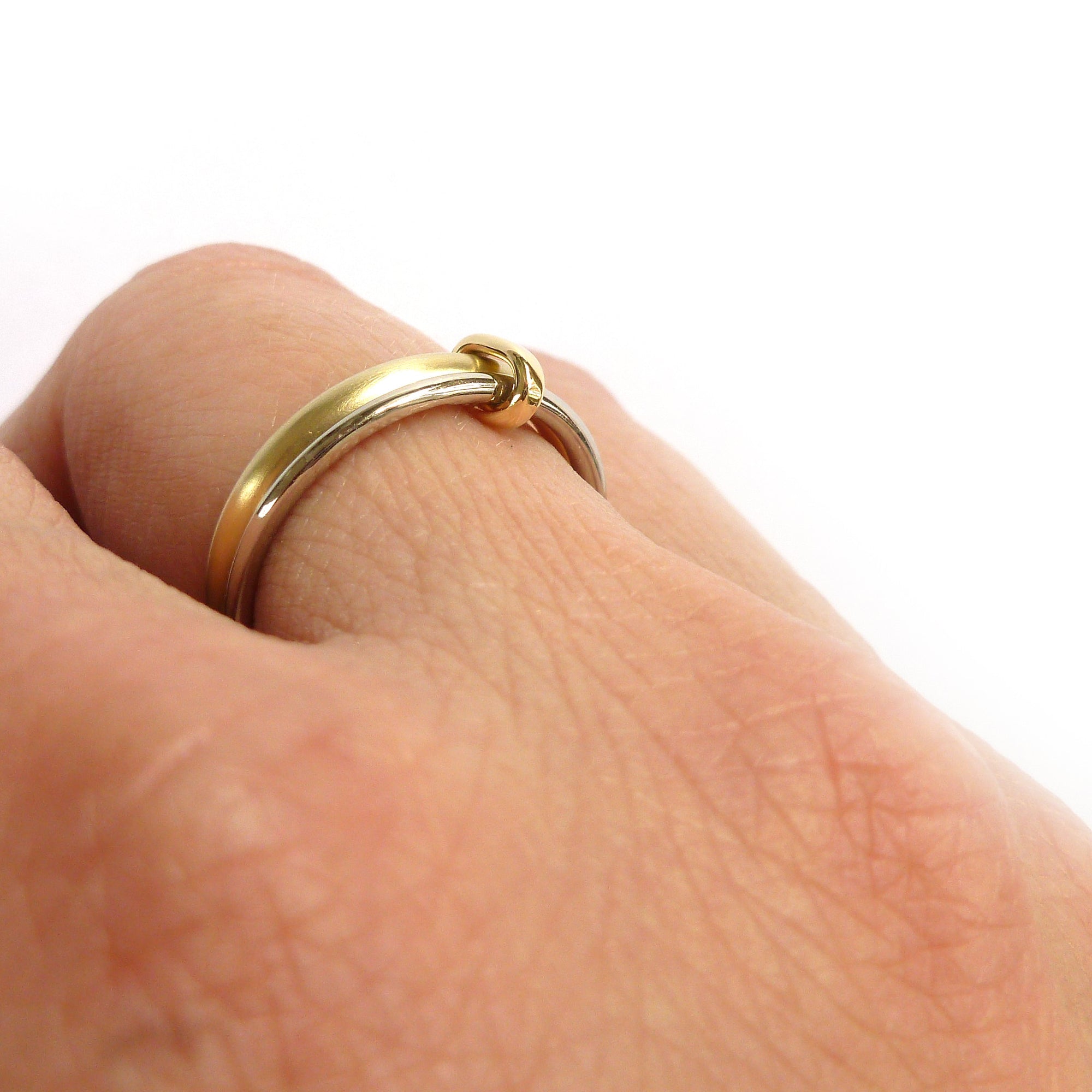 modern wedding rings for men and women 