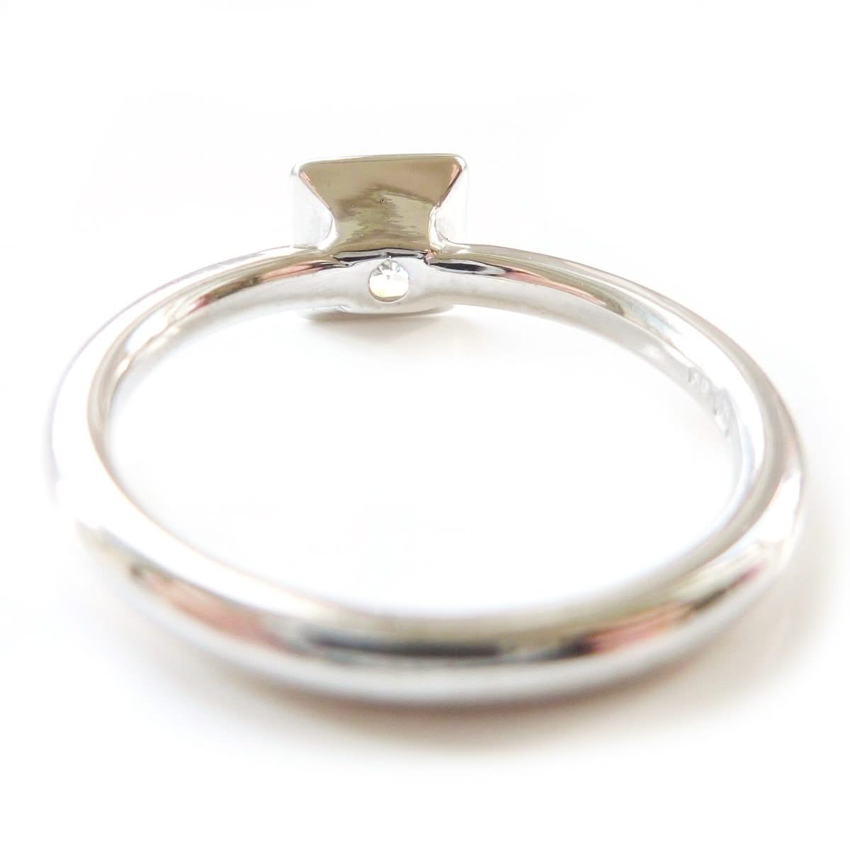 Unique platinum and diamond ring