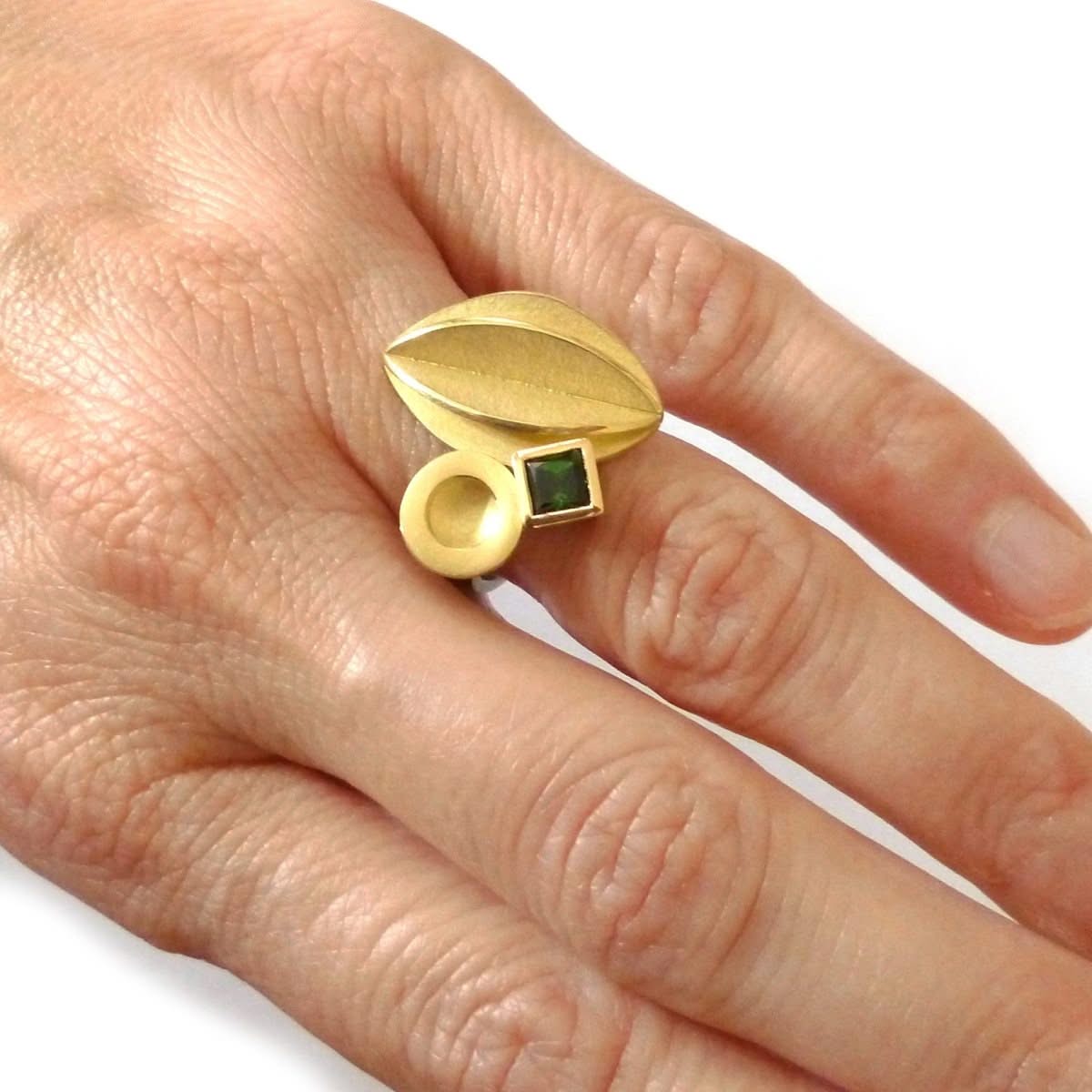18ct Gold and Green Tourmaline Ring