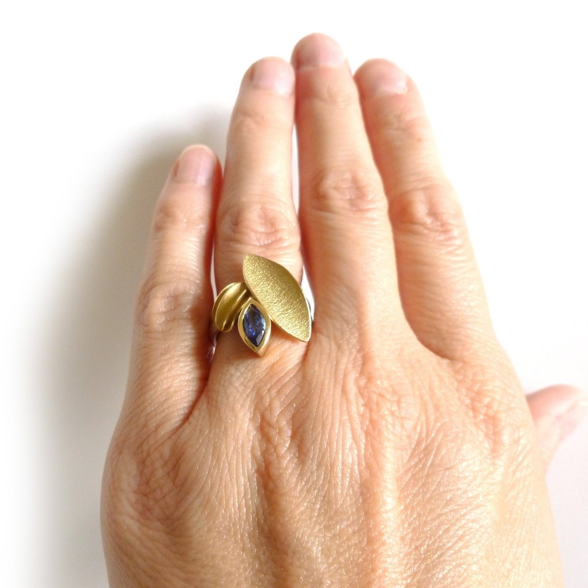 18ct Gold, Silver and Tanzanite Ring