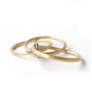 russian style wedding ring perfect for everyday wear by Sue Lane Contemporary Jewellery
