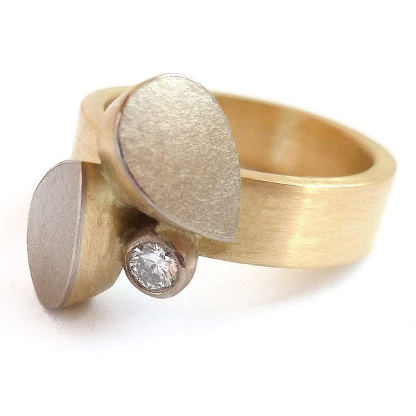 A stunning alternative 18ct gold diamond ring. Bespoke and Unique.