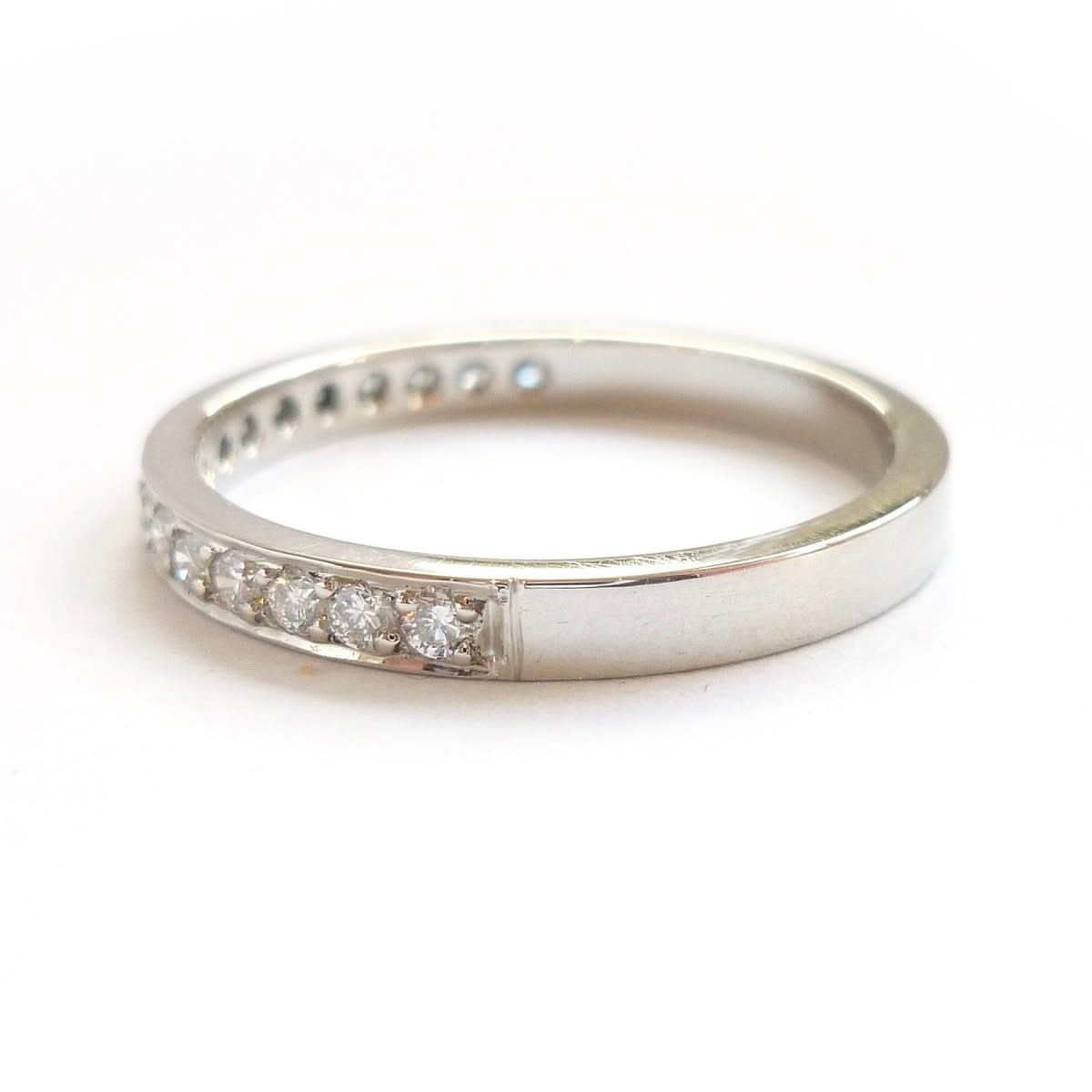 Classic eternity ring design by Sue Lane contemporary jewellery.