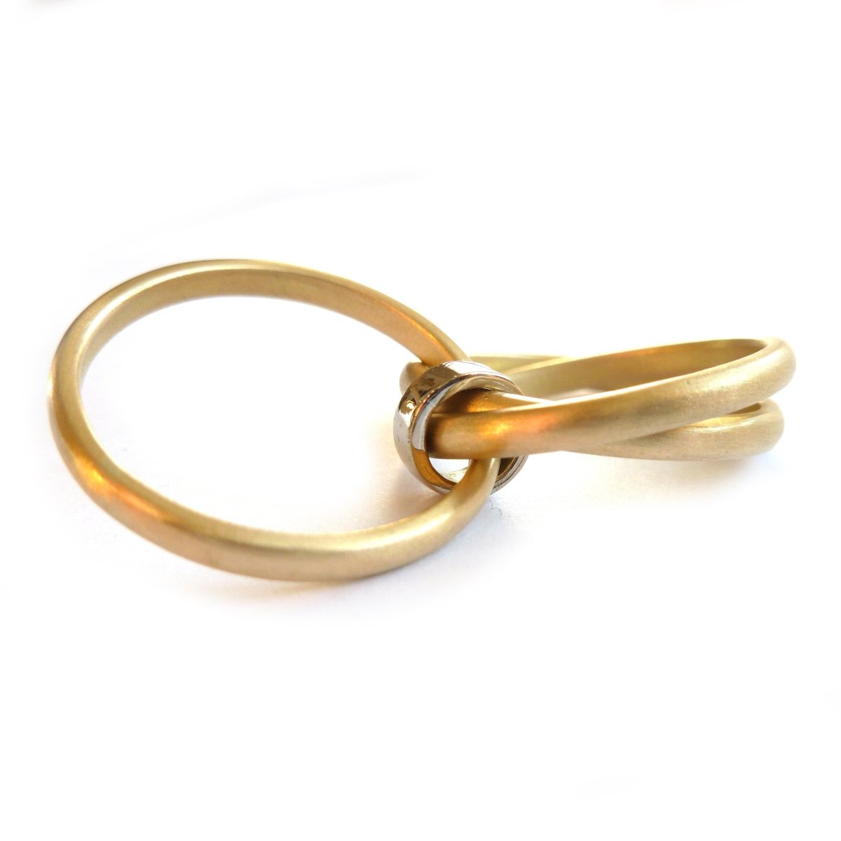 modern two tone russian style ring with 3 band linked together, handmade in the UK