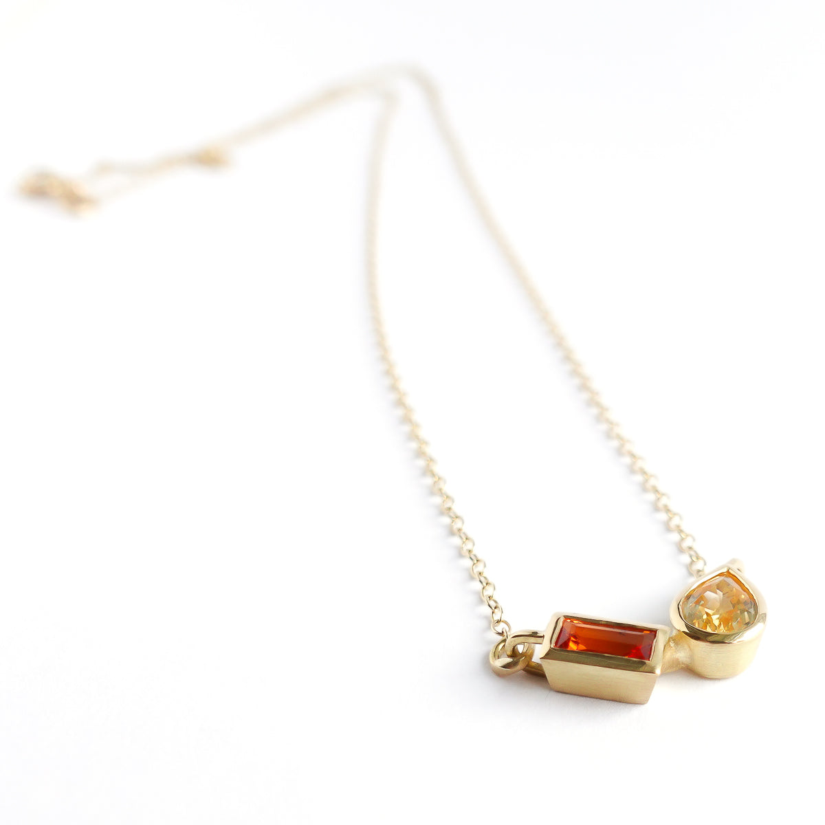 18ct gold yellow and orange sapphire necklace